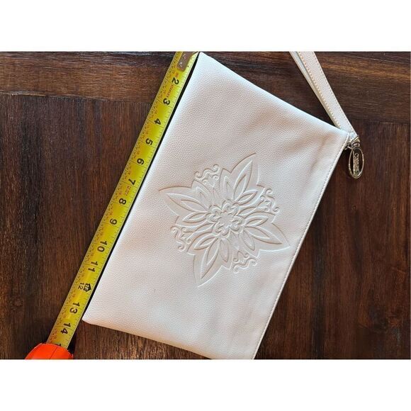 White clutch by Carlos Santana - Picture 3 of 8